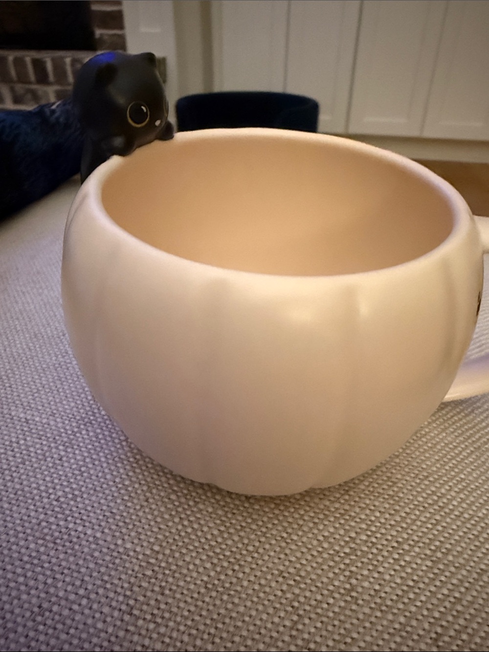 Starbucks Cream Pumpkin-Shaped Ceramic Mug